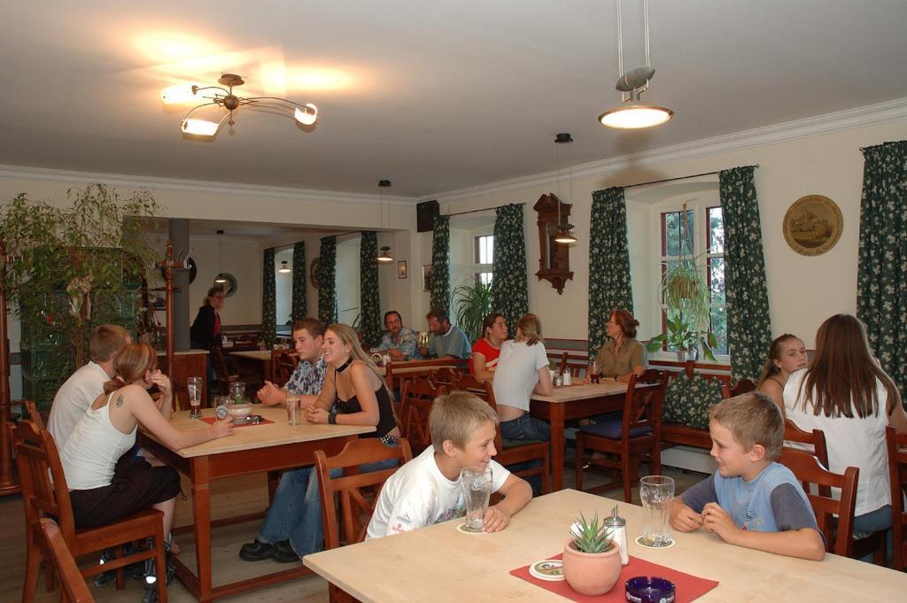Hotel Zur Schonen Aussicht Feldkirchen-Westerham Exterior photo