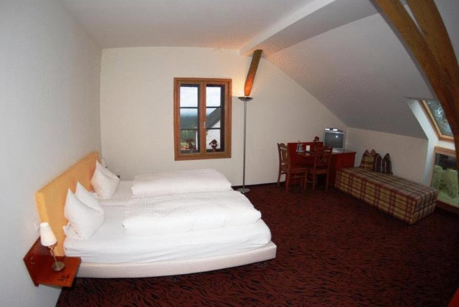 Hotel Zur Schonen Aussicht Feldkirchen-Westerham Room photo
